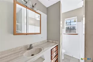 617 N College St, Gonzales, TX 78629 - Photo 24