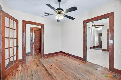 617 N College Street, Gonzales, TX 78629 - Photo 10