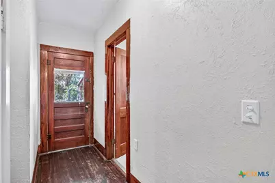 617 N College Street, Gonzales, TX 78629 - Photo 16