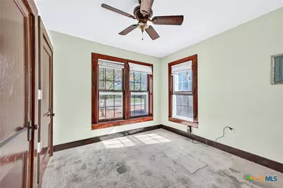 617 N College Street, Gonzales, TX 78629 - Photo 22