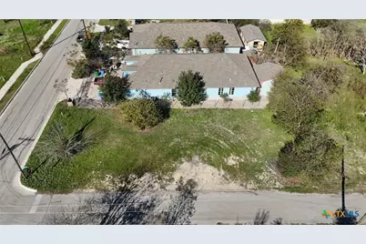110 N Robinson Street, Taylor, TX 76574 - Photo 6