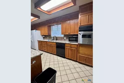 1301 Fieldcrest, New Braunfels, TX 78130 - Photo 8