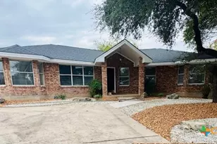 1301 Fieldcrest, New Braunfels, TX 78130 - Photo 2