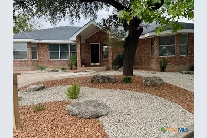 1301 Fieldcrest, New Braunfels, TX 78130 - Photo 2