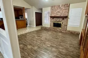 1301 Fieldcrest, New Braunfels, TX 78130 - Photo 4