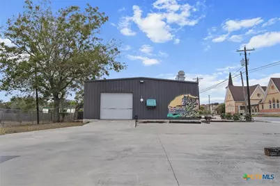 105 W Pearl Street, Goliad, TX 77963 - Photo 2