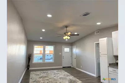 4605 Evergreen Street, Victoria, TX 77904 - Photo 4