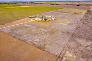 15620 Harry Lind Rd, Elgin, TX 78621 - Photo 2