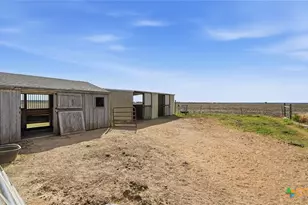 15620 Harry Lind Rd, Elgin, TX 78621 - Photo 6