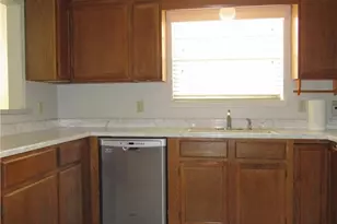 1133 Ashby St, Seguin, TX 78155 - Photo 10