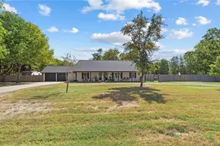 207 Woodlake Dr, Mcqueeney, TX 78123 - Photo 2