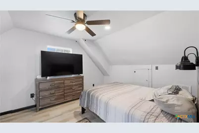 431 N Milam Street, Seguin, TX 78155 - Photo 8