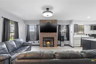 431 N Milam St, Seguin, TX 78155 - Photo 2