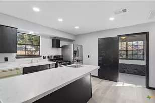 431 N Milam St, Seguin, TX 78155 - Photo 6