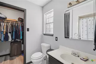 431 N Milam St, Seguin, TX 78155 - Photo 12