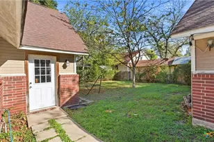 431 N Milam St, Seguin, TX 78155 - Photo 24