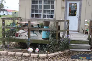 233 Indiana St, Bloomington, TX 77951 - Photo 2