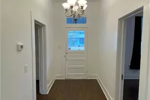 403 E Elm St, Seguin, TX 78155 - Photo 4