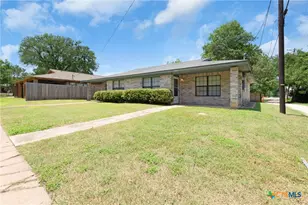 307/309 W 2nd St, Lampasas, TX 76550 - Photo 2