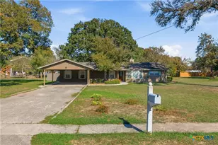 163 Lakeside Dr, Seguin, TX 78155 - Photo 2
