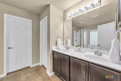 945 Lauren Street, New Braunfels, TX 78130 - Photo 16