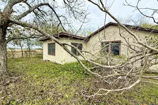 218 Lasalle Rd, Inez, TX 77968 - Photo 10