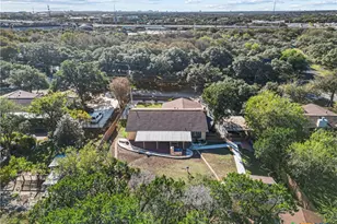 7339 Shady Hollow Ln, San Antonio, TX 78255 - Photo 18