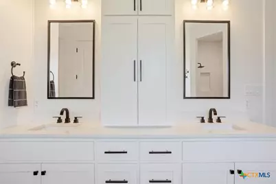 1250 E Creekview Drive, Salado, TX 76571 - Photo 30