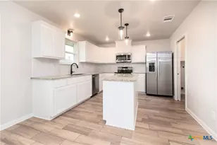 2558 Cowgirl Trl, Belton, TX 76513 - Photo 6