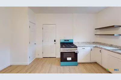 710 W Avenue D, Belton, TX 76513 - Photo 6