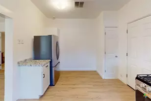 710 W Avenue D, Belton, TX 76513 - Photo 8