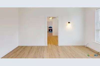 710 W Avenue D, Belton, TX 76513 - Photo 2