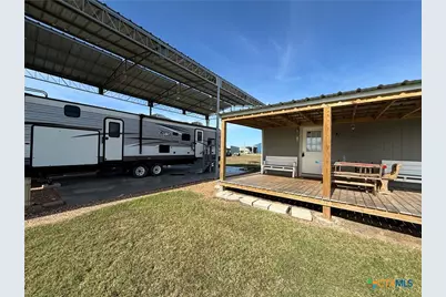 1012 W Broadway Avenue, Seadrift, TX 77983 - Photo 6
