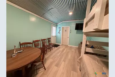 1012 W Broadway Avenue, Seadrift, TX 77983 - Photo 12