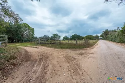 4623 County Road 444, Waelder, TX 78959 - Photo 28