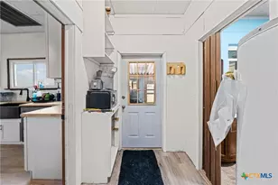 217 N 5th St, Lott, TX 76656 - Photo 14