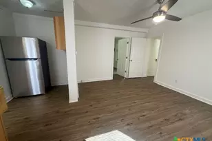 527 W San Antonio St, San Marcos, TX 78666 - Photo 8