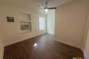 527 W San Antonio St, San Marcos, TX 78666 - Photo 10