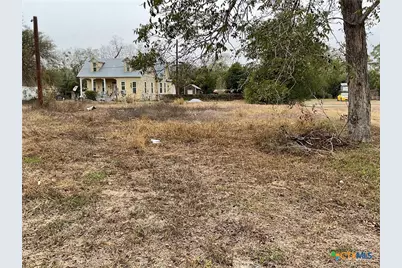 310 Stockdale Street, Cuero, TX 77954 - Photo 8