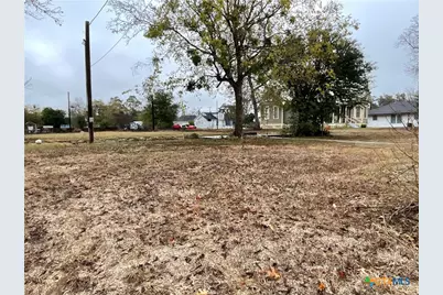 310 Stockdale Street, Cuero, TX 77954 - Photo 10