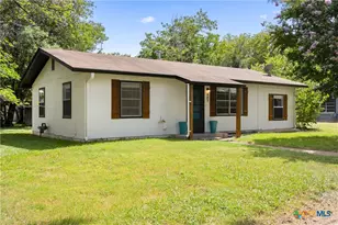 907 Apple St, Fredericksburg, TX 78624 - Photo 2