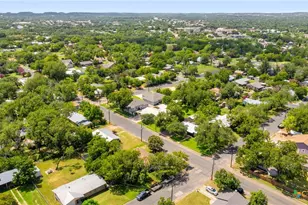 907 Apple St, Fredericksburg, TX 78624 - Photo 34