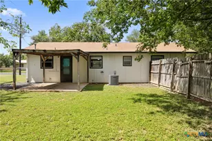 907 Apple St, Fredericksburg, TX 78624 - Photo 28