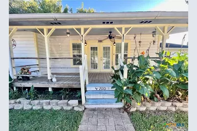 2001 E Forrest Street, Victoria, TX 77901 - Photo 2