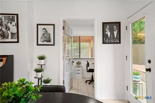 305 E Tanglewood Dr, New Braunfels, TX 78130 - Photo 14