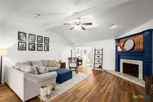 305 E Tanglewood Dr, New Braunfels, TX 78130 - Photo 6