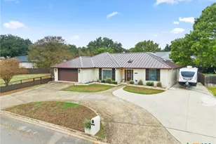 305 E Tanglewood Dr, New Braunfels, TX 78130 - Photo 36