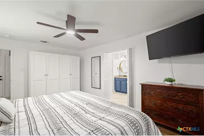 305 E Tanglewood Drive, New Braunfels, TX 78130 - Photo 20