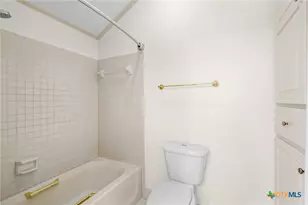 6009 Country Club Dr, Victoria, TX 77904 - Photo 32