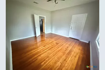 203 S 27th Street, Temple, TX 76504 - Photo 4